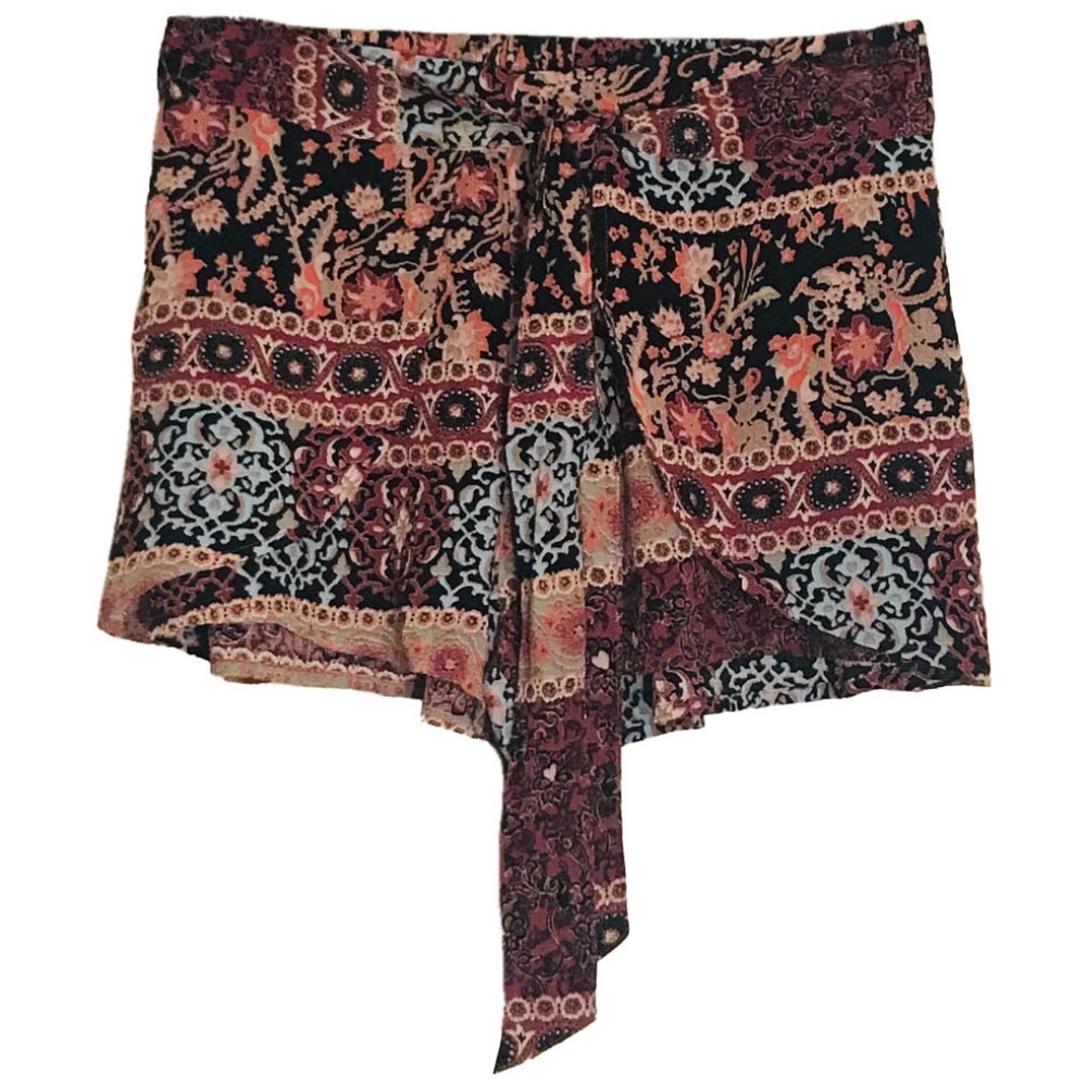 Boho Tie-Front Women's Shorts in Black Floral
